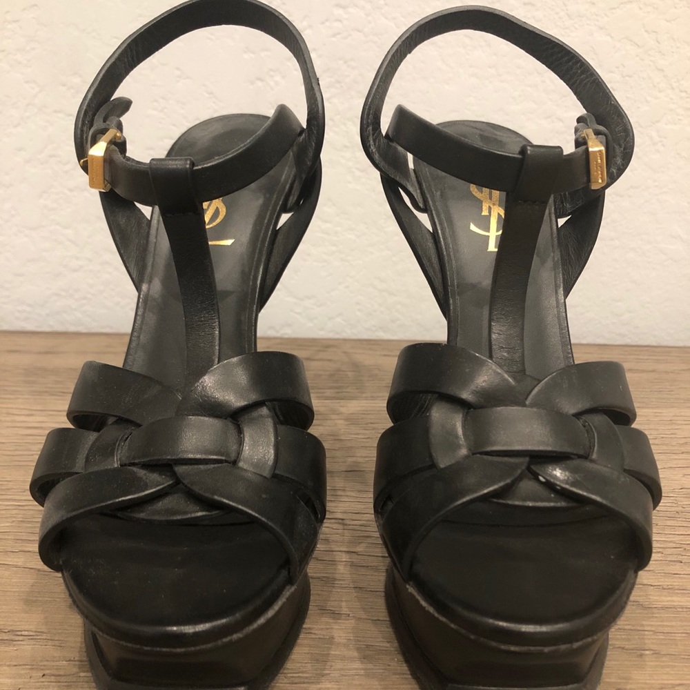 Saint Laurent Platform sandal in smooth leather